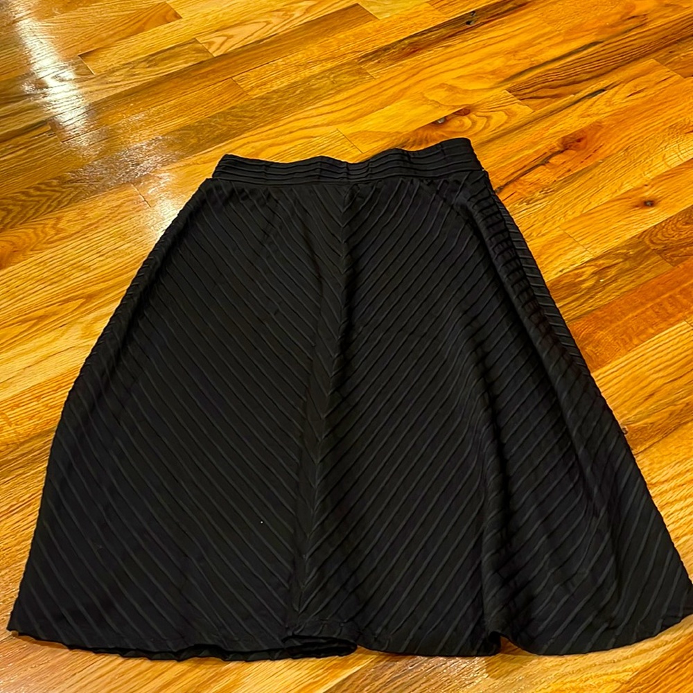 Black shirt with elastic band